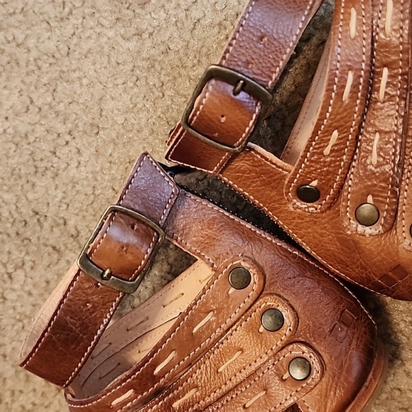 Bed Stu Artemis Tan Rustic Sandals - Picture 13 of 16